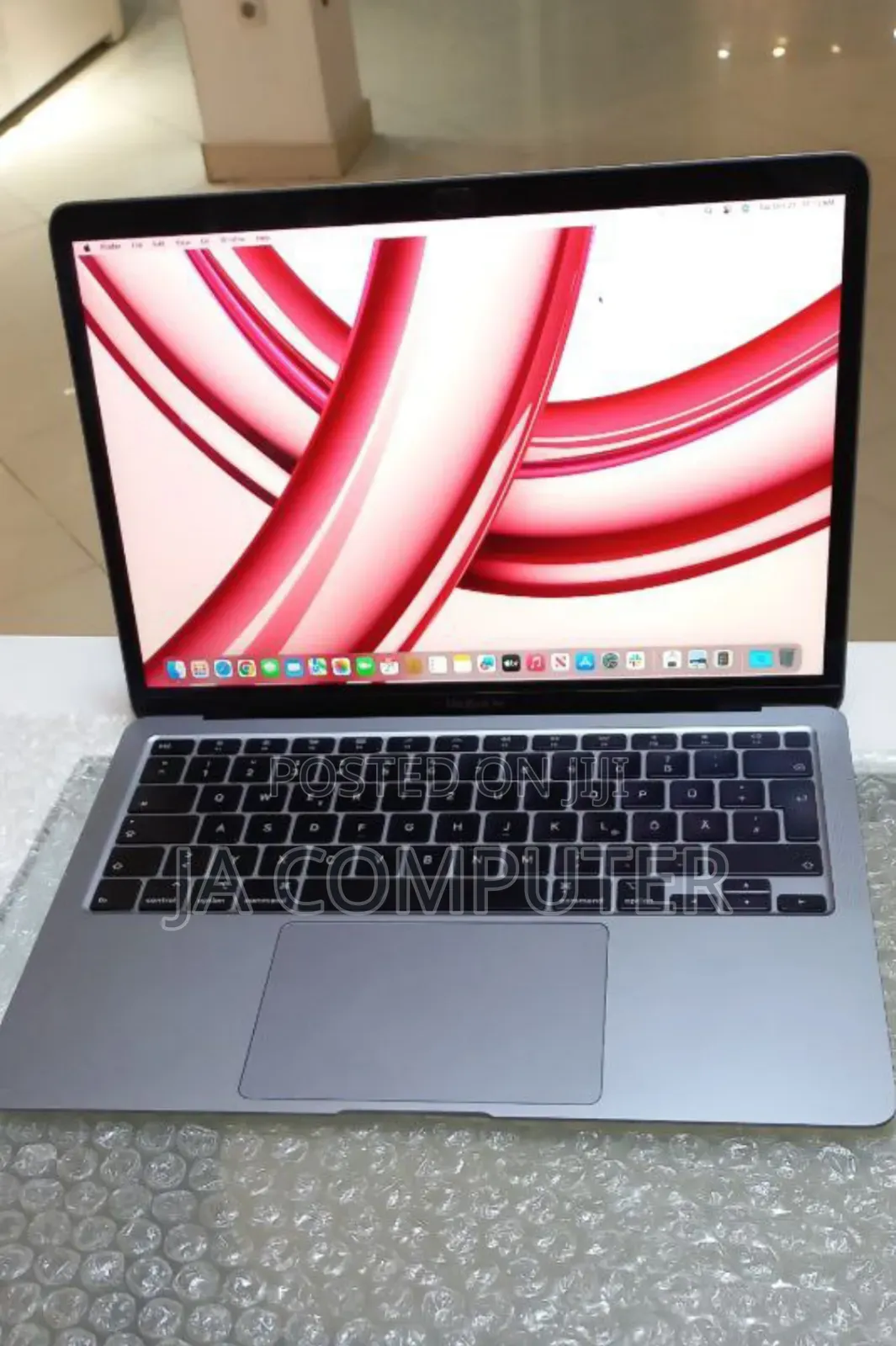 New Laptop Apple MacBook Air 2020 8GB Intel Core I5 SSD 256GB