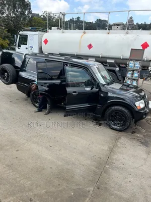 Mitsubishi Pajero Pininfarina 2004 Black