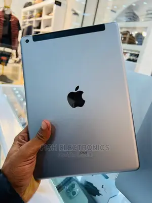 Photo - Apple iPad Wi-Fi 32 GB Gray