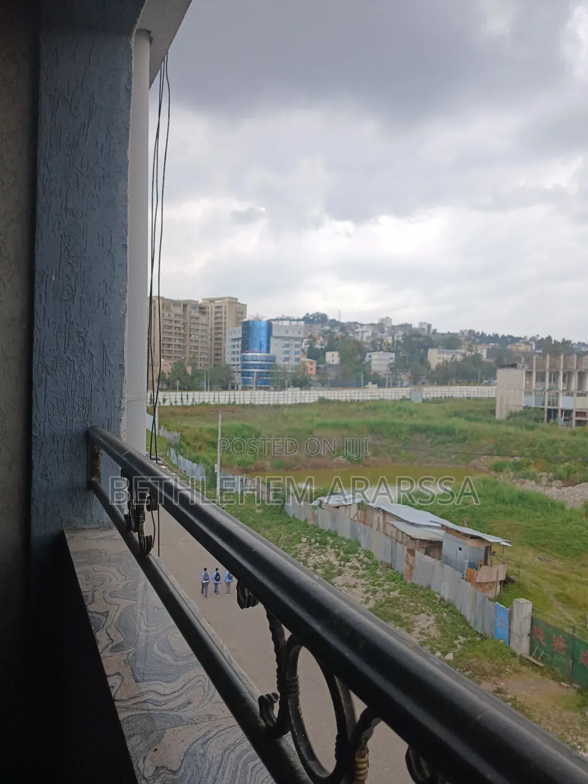 3bdrm Apartment in Yeka for rent