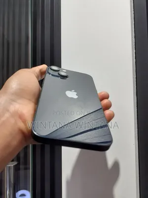 Photo - Apple iPhone 13 128 GB Black