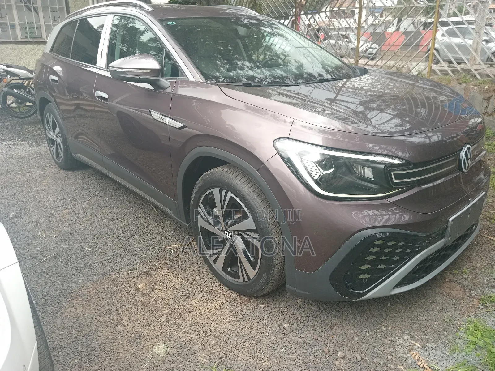 New Volkswagen ID.6 2024 Gold