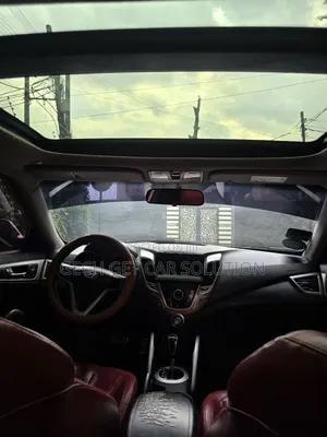 Photo - Hyundai Veloster 2014 White