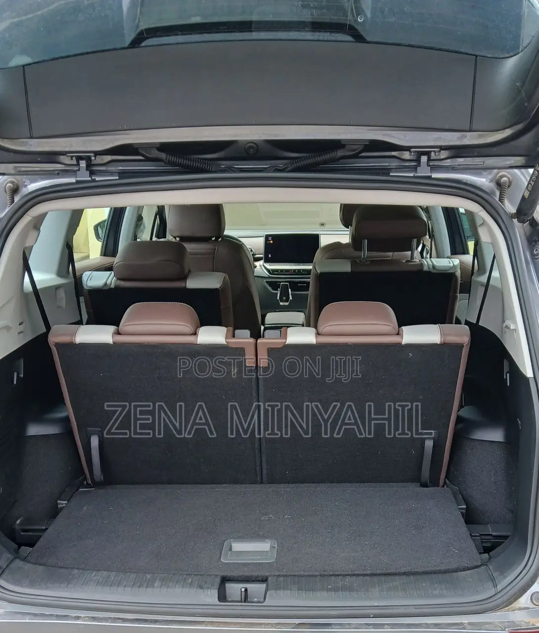 Volkswagen ID.6 2022 Silver