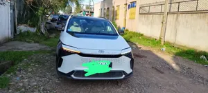 Toyota bZ4X 71.4 kWh FWD 2022 White