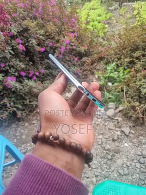 New Samsung Galaxy S10e 128 GB Blue