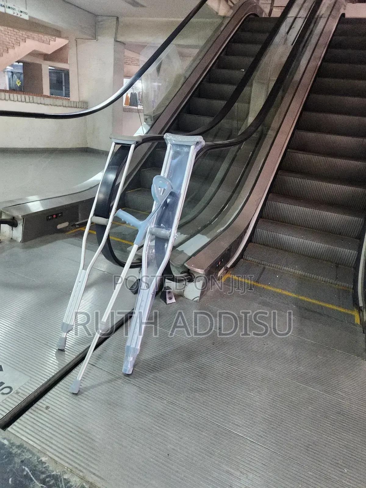 Axillary Bilateral Crutches痛哭crutches協議medical Crutches肇禍crutches New