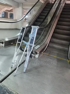 Axillary Bilateral Crutches痛哭crutches協議medical Crutches肇禍crutches New