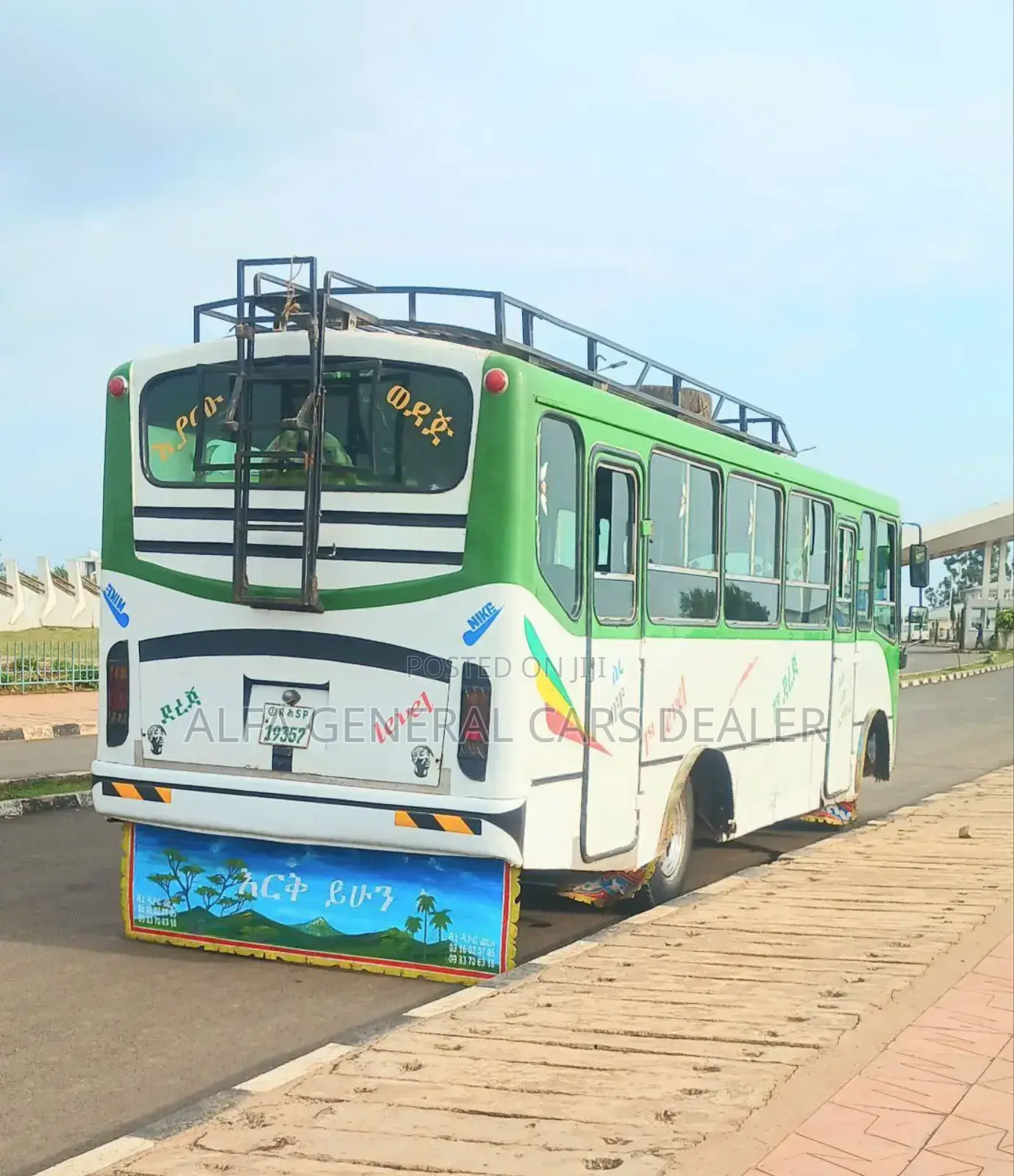 Isuzu NMR 2017 White