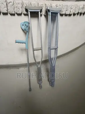 Photo - Elbow Crutches管道axillary Bilateral癲馬axillary Bilateral Crutches New