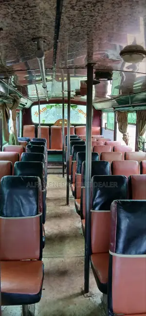 Isuzu NMR 2017 White