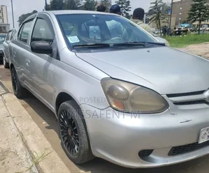 Photo - Toyota Platz 2005 Silver