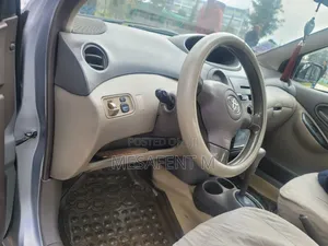 Toyota Platz 2005 Silver