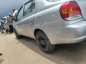 Toyota Platz 2005 Silver