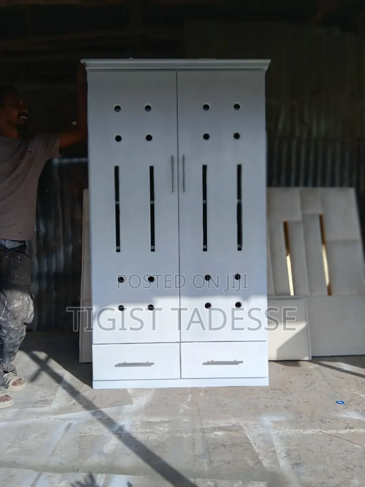 ጫማ መደርደሪያ 1ሜትር *180ሳ.ሜ