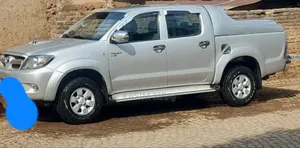 Photo - Toyota Hilux 2.5 D-4D 4X4 SRX 2010 Silver