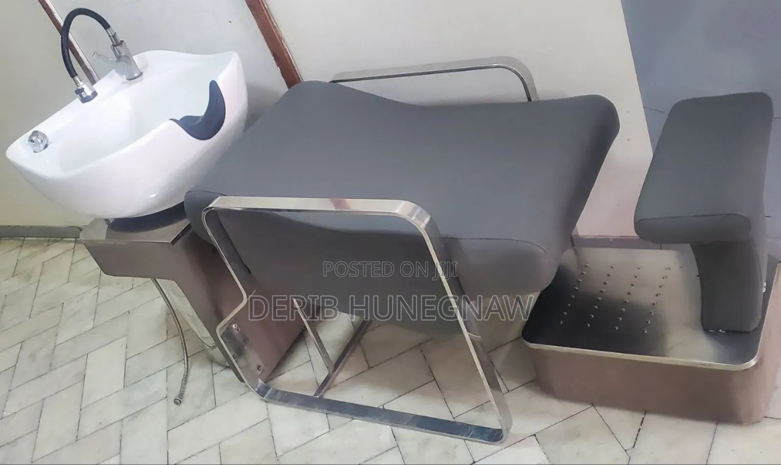 የዎንዶች ፀጉር ቤት ማጠብያ