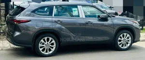 New Toyota Highlander Hybrid 2024 Matt Black