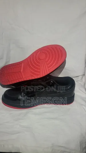 Air Jordan 1 Low Shine