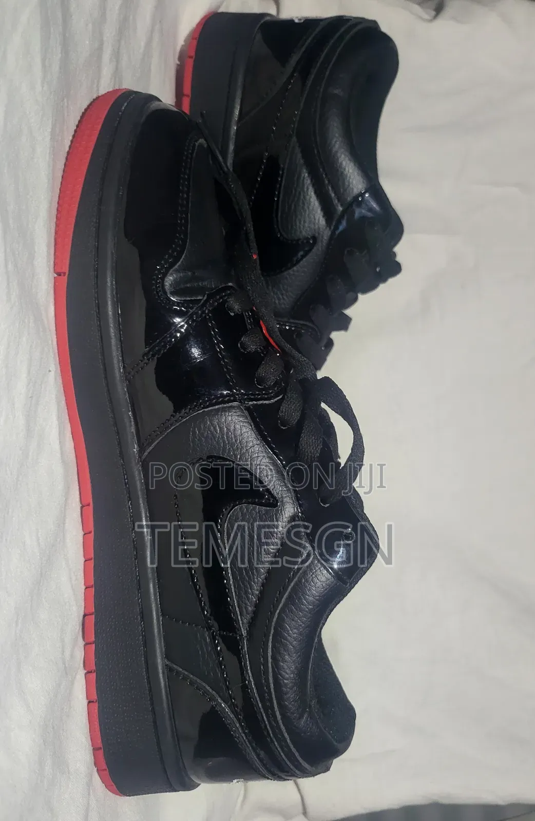 Air Jordan 1 Low Shine