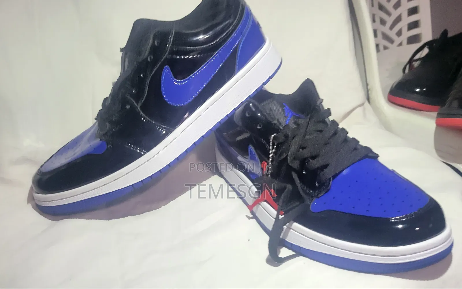 Air Jordan 1 Low Shine