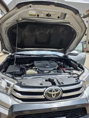 Photo - Toyota Hilux 2019 Silver