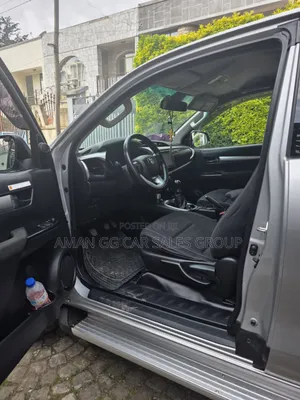 Toyota Hilux 2019 Silver
