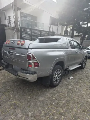 Toyota Hilux 2019 Silver