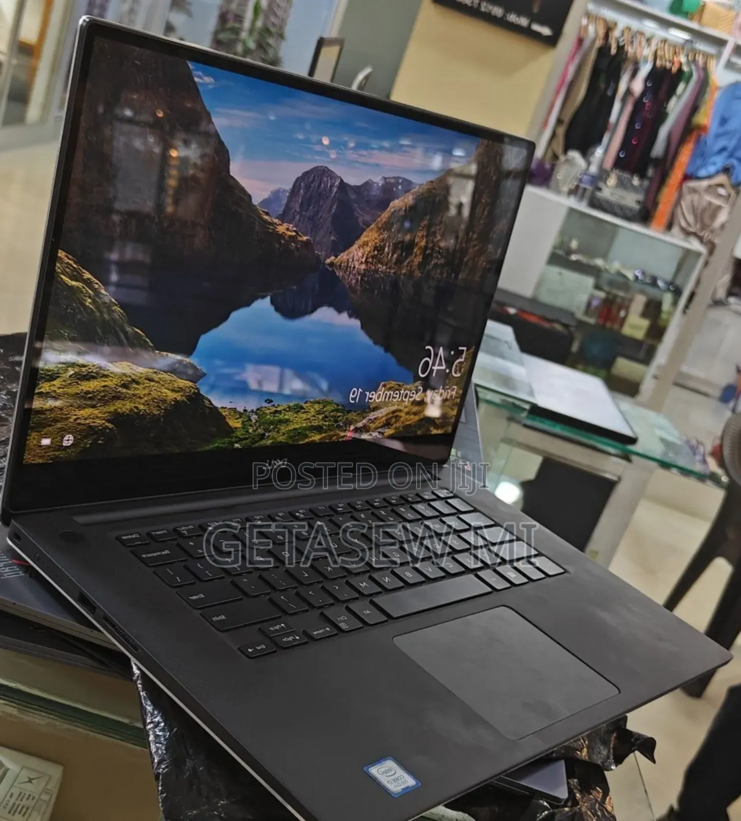 New Laptop Dell Precision 5540 16GB Intel Core I7 SSD 512GB