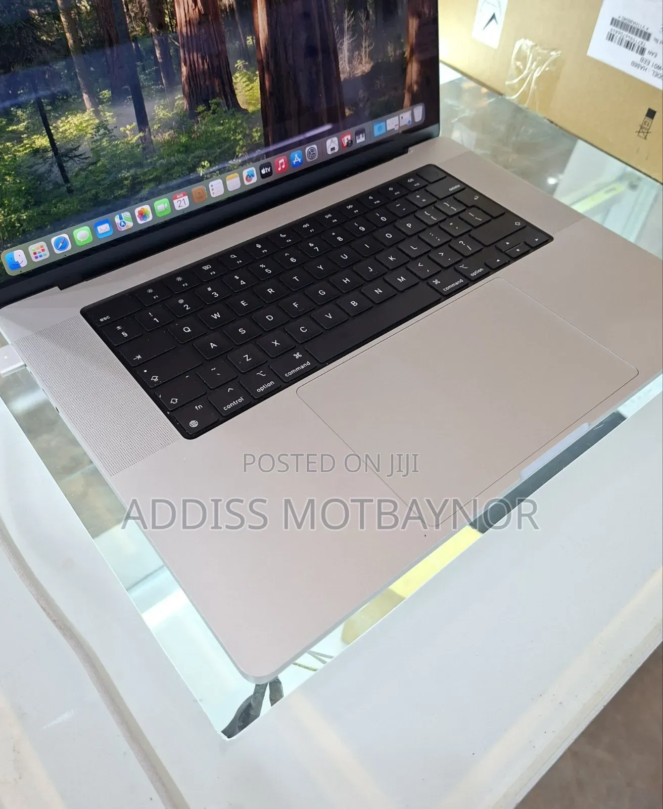 New Laptop Apple MacBook Pro M1 16GB Apple M1 Pro SSD 1T