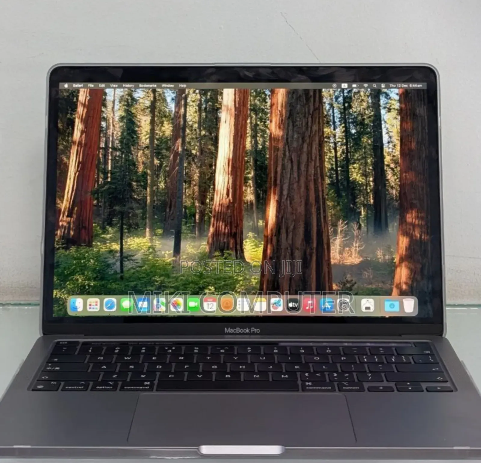 New Laptop Apple MacBook Pro 2022 M2 8GB Intel SSD 256GB