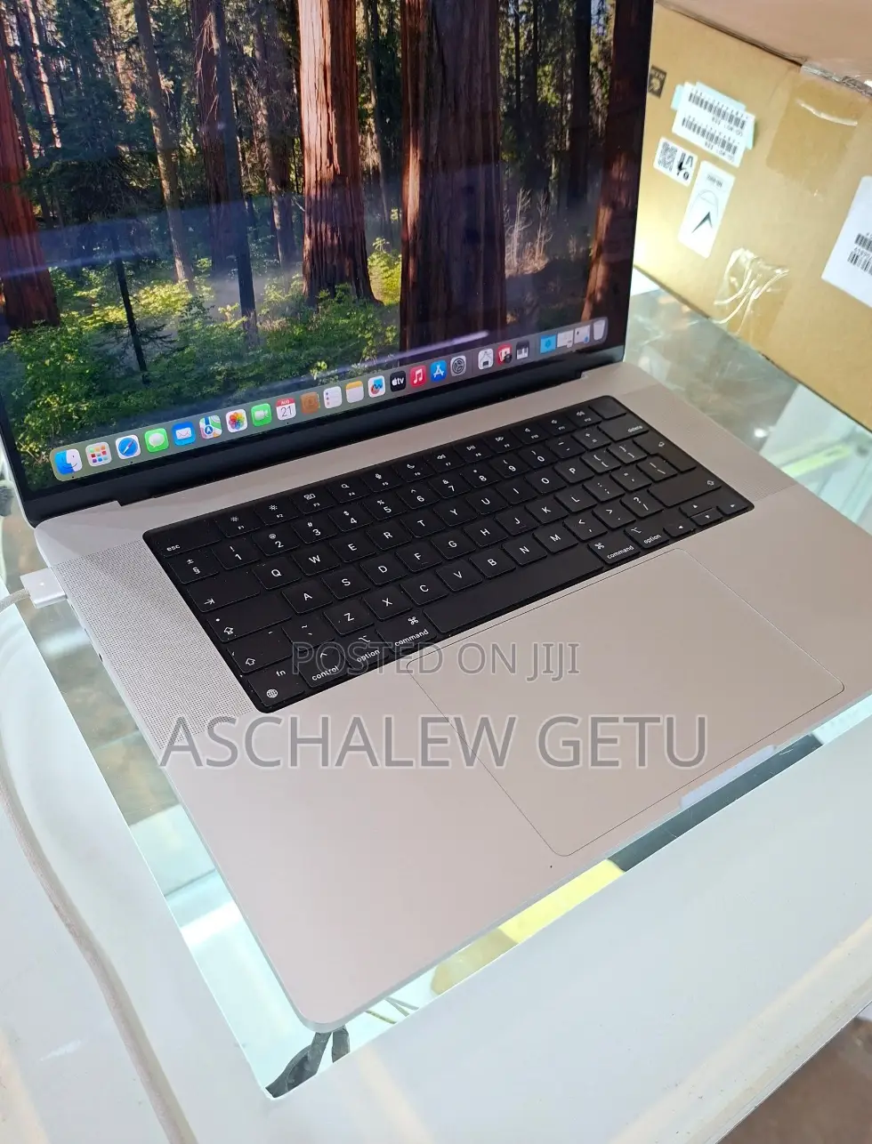 New Laptop Apple MacBook Pro M1 16GB Apple M1 Pro SSD 1T