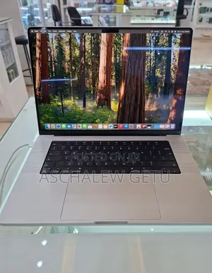 New Laptop Apple MacBook Pro M1 16GB Apple M1 Pro SSD 1T