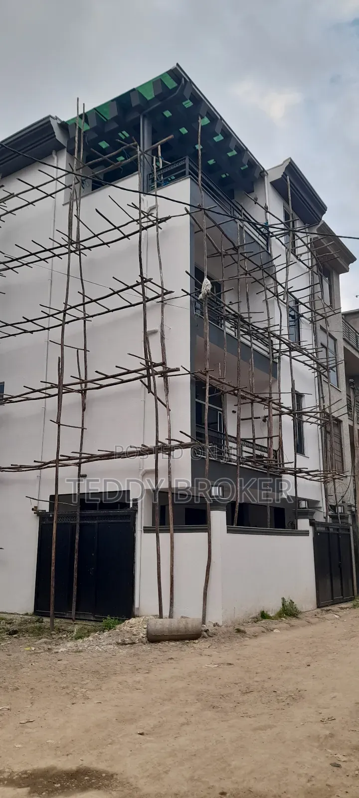 8bdrm House in Haile Garment, Nifas Silk-Lafto for sale