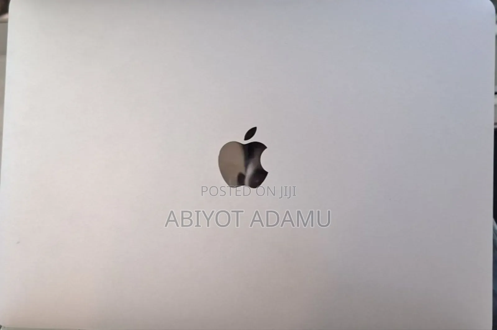 New Laptop Apple MacBook Air 2022 M2 8GB Apple M2 SSD 512GB