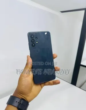 Photo - Samsung Galaxy A32 64 GB Black