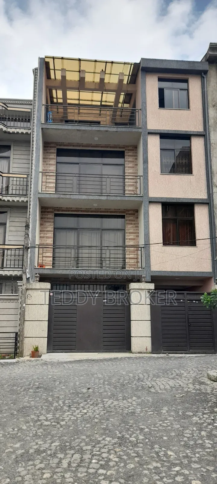 8bdrm House in Haile Garment, Nifas Silk-Lafto for sale