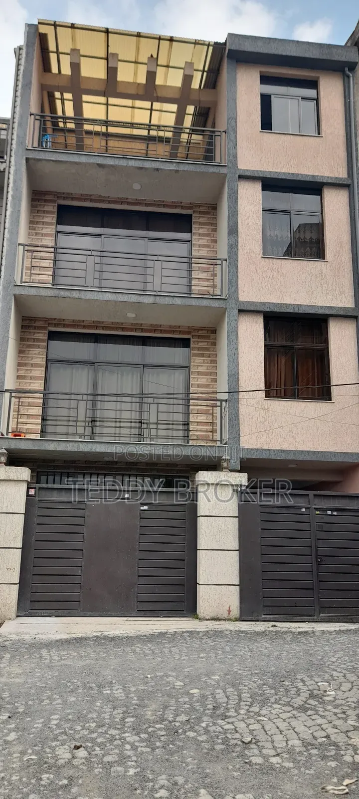8bdrm House in Haile Garment, Nifas Silk-Lafto for sale
