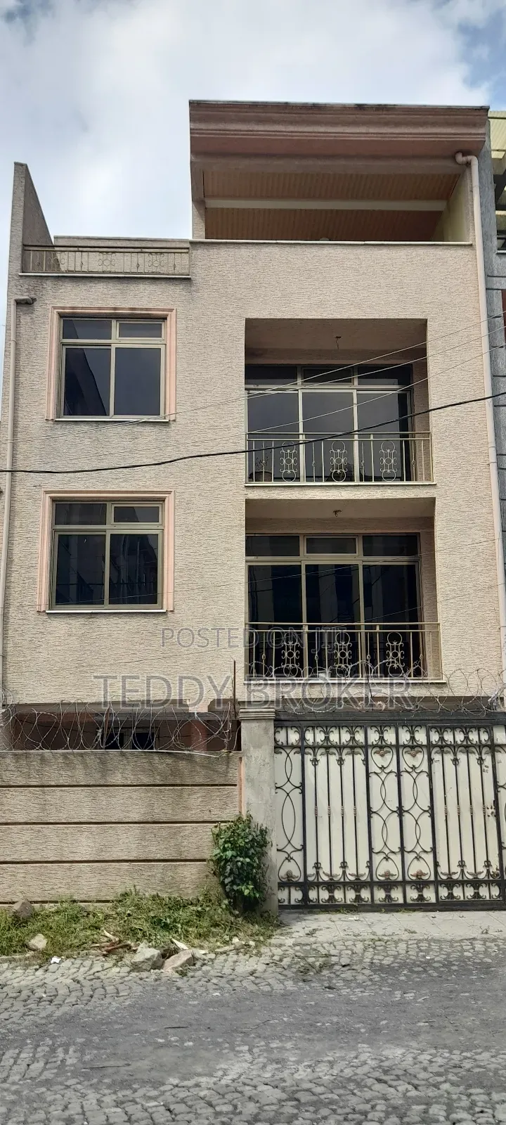 6bdrm House in Haile Garment, Nifas Silk-Lafto for sale