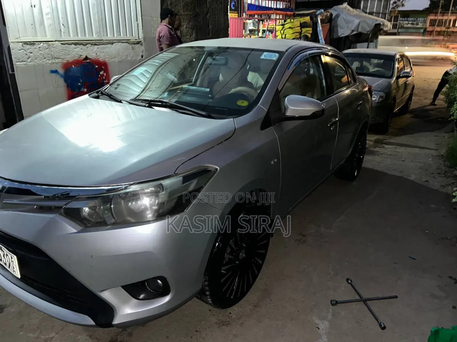 Toyota Yaris L Hatchback 5dr 2014 Silver