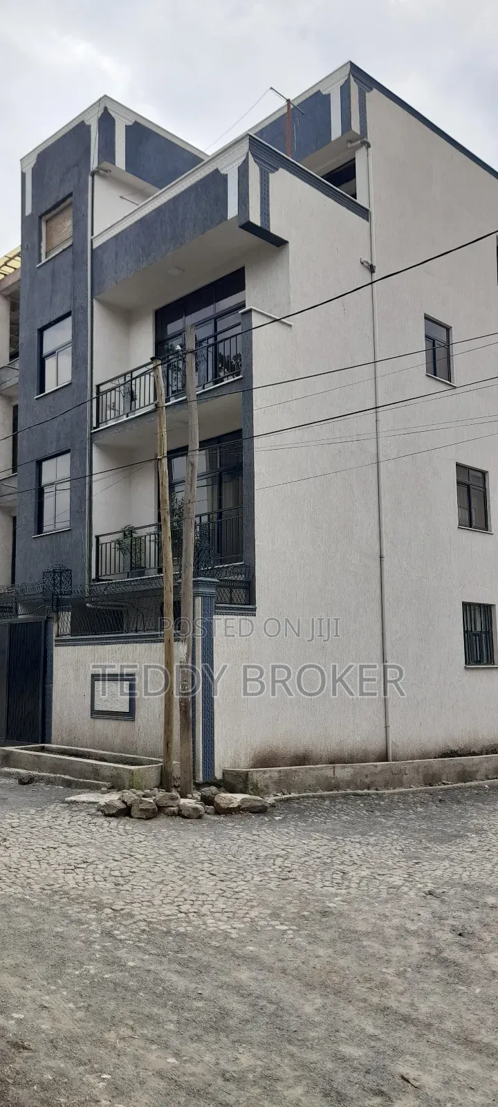 8bdrm House in Haile Garment, Nifas Silk-Lafto for sale