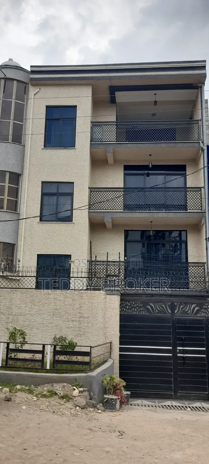 8bdrm House in Haile Garment, Nifas Silk-Lafto for sale