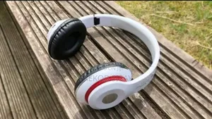 Photo - Beats STN 16 Bluetooth Headphones