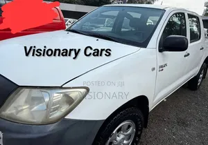 Photo - Toyota Hilux 2010 White