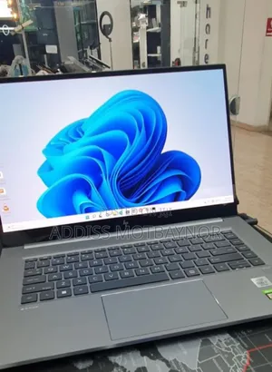 Photo - New Laptop HP ZBook Studio G4 16GB Intel Core I7 SSD 512GB