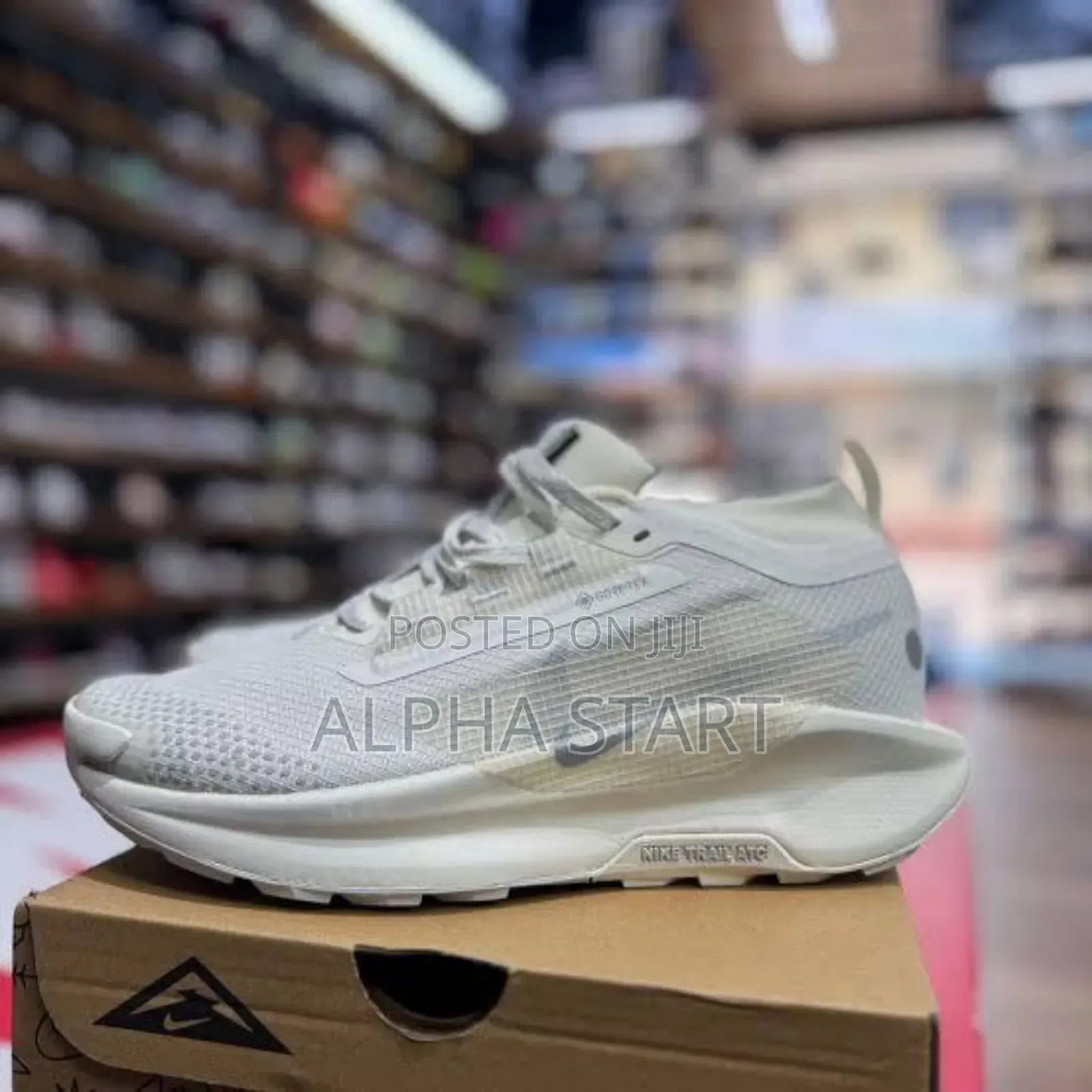 Nike Trial Gor-Tex Water Proof Black White  Made in Vietnam