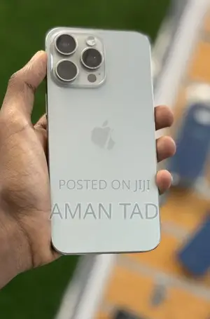 Photo - Apple iPhone 15 Pro Max 256 GB Gray