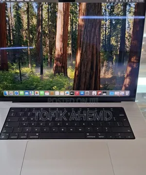 New Laptop Apple MacBook Pro 16GB Intel Core I7 SSD 1T