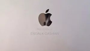 New Laptop Apple MacBook Air 2022 M2 8GB Apple M2 SSD 512GB