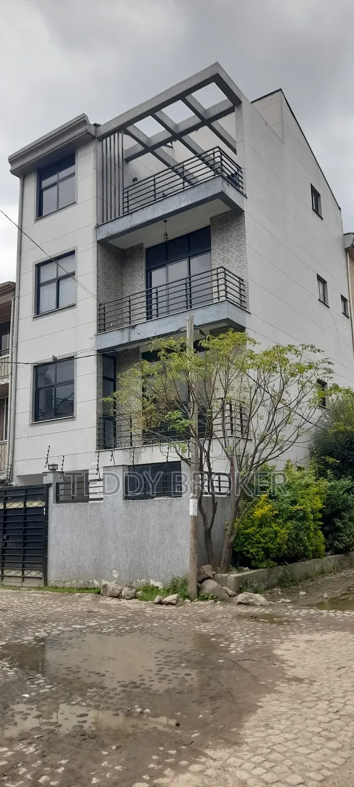 7bdrm House in Haile Garment, Nifas Silk-Lafto for sale